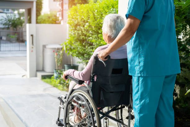 Daily Life in an Assisted Living Community: What Families Should Know